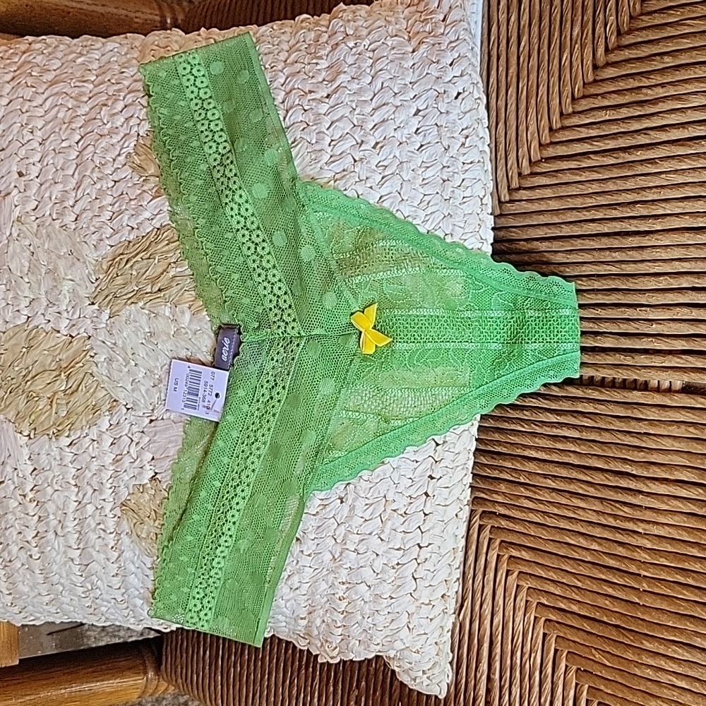 Aerie green lace thong panties, size M